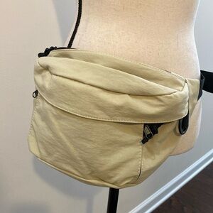 Waist or Shoulder Women Travel Bag NWT